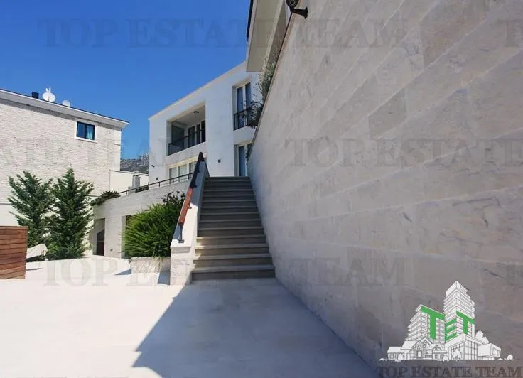 Villa for Sale in Budva, Montenegro - foto 5