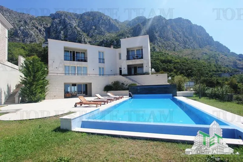 Villa for Sale in Budva, Montenegro - foto 8