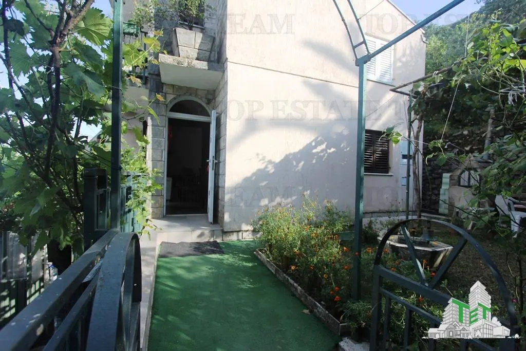Casa de vanzare in Kotor Muntenegru - foto 2