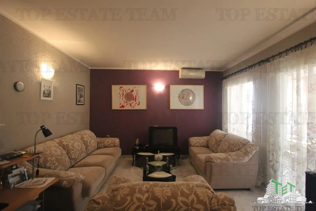 Casa de vanzare in Tivat Muntenegru - foto 1