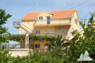 Vila de vanzare in Kotor Muntenegru - Dobrota