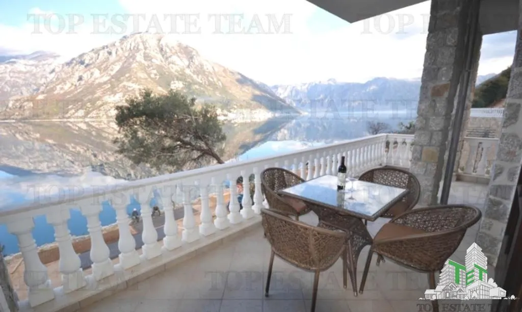 Vila de vanzare in Kotor Muntenegru - foto 1