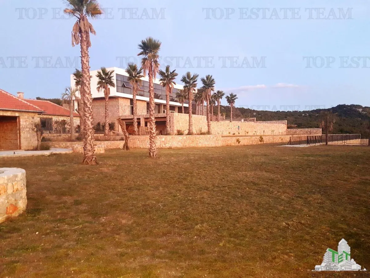 Villa for Sale in Budva, Montenegro - foto 1