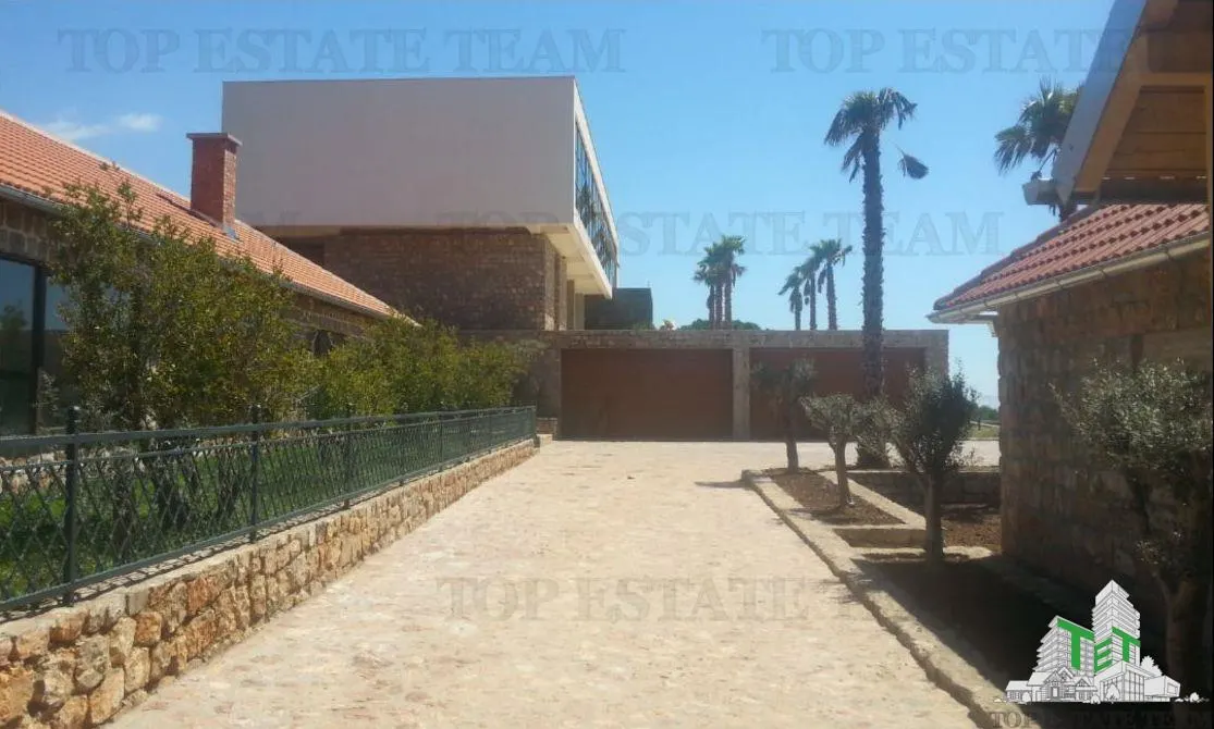 Villa for Sale in Budva, Montenegro - foto 3