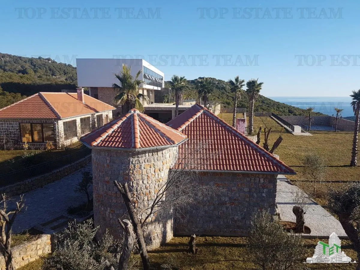 Villa for Sale in Budva, Montenegro - foto 5