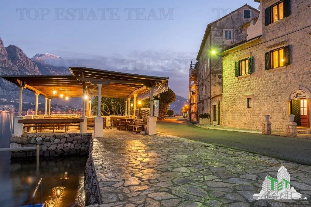 Villa for Sale in Kotor, Montenegro - foto 1