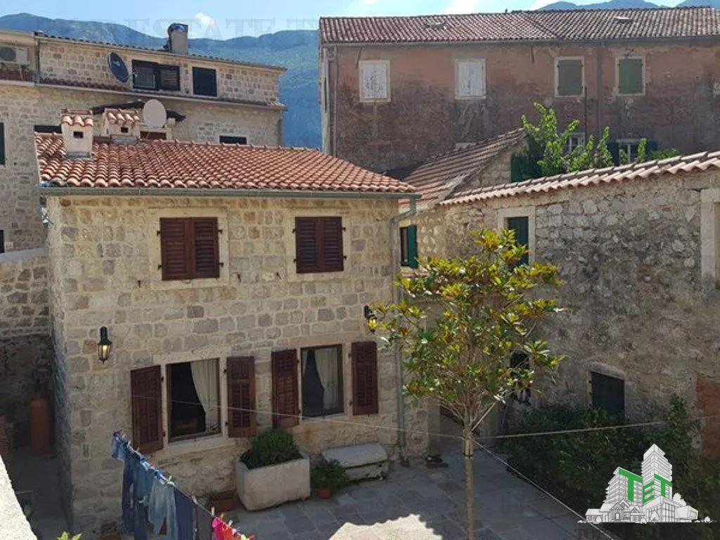 Villa for Sale in Kotor, Montenegro - foto 9