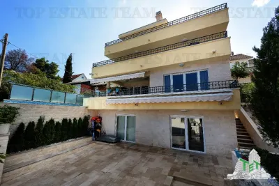 Villa for Sale in Tivat, Montenegro - foto 2