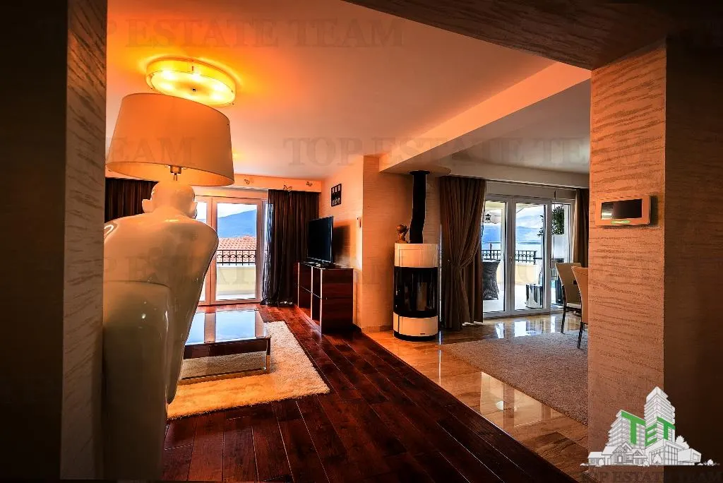 Villa for Sale in Tivat, Montenegro - foto 14