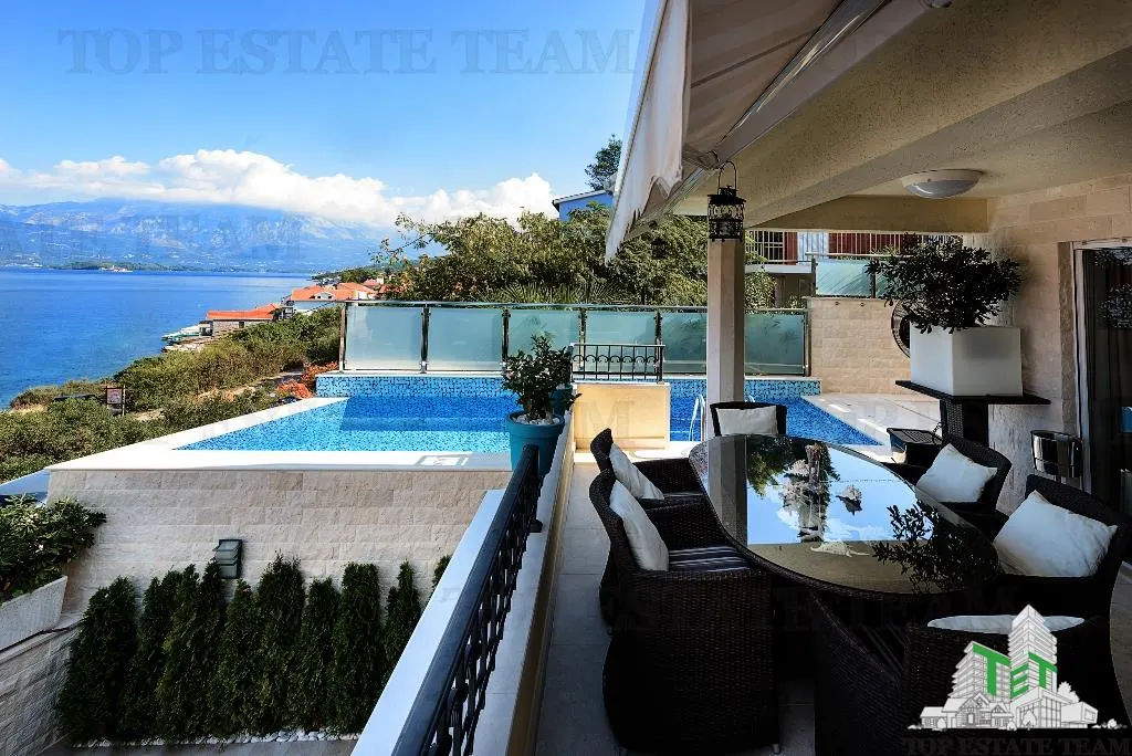 Villa for Sale in Tivat, Montenegro - foto 23