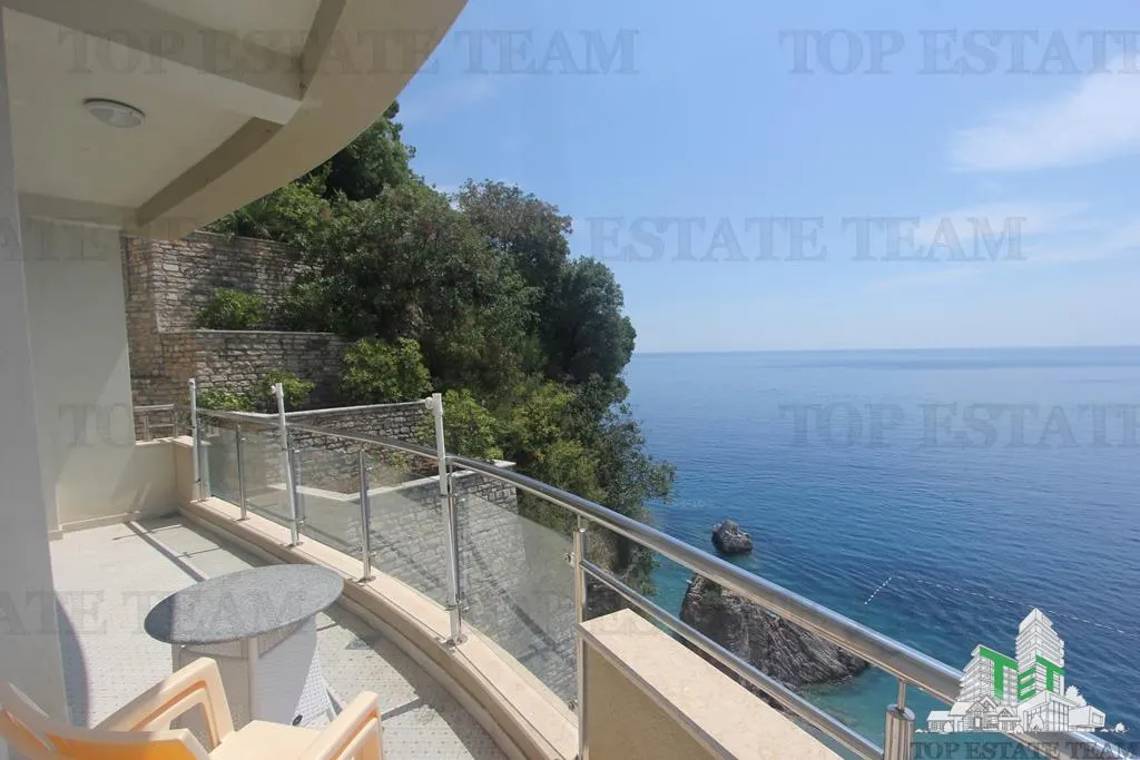 Apartment for Sale in Budva, Montenegro - foto 2