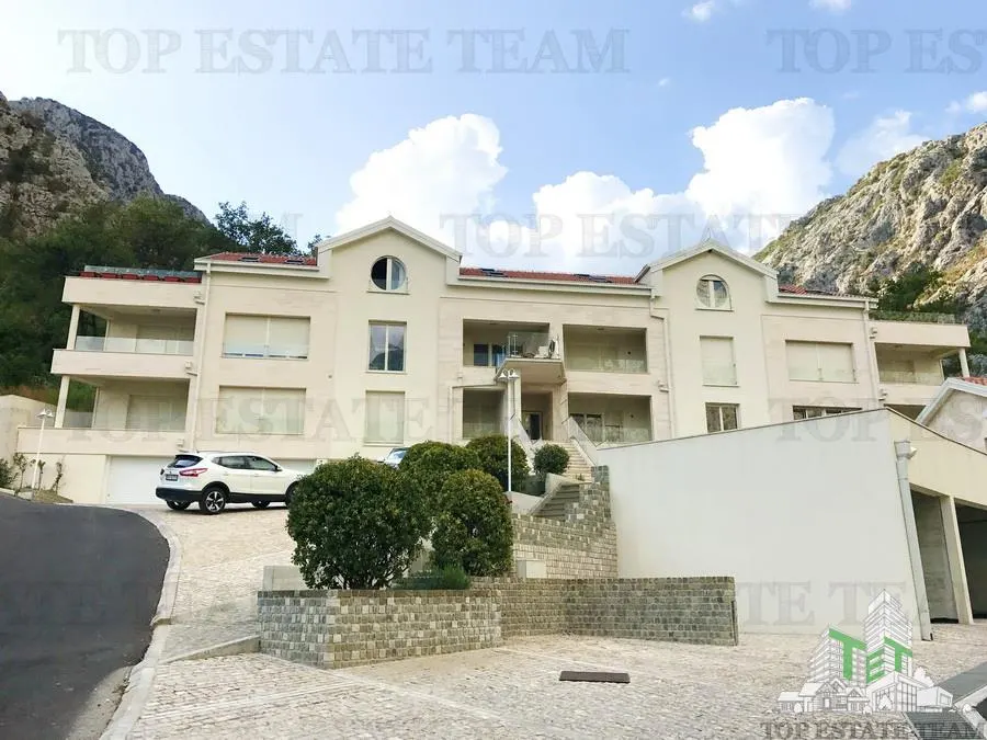 Apartament de vanzare in Kotor Muntenegru - foto 1