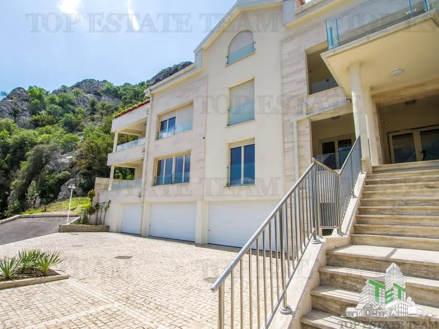 Apartament de vanzare in Kotor Muntenegru - foto 6