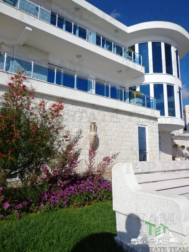Villa for Sale in Bar, Montenegro - foto 2