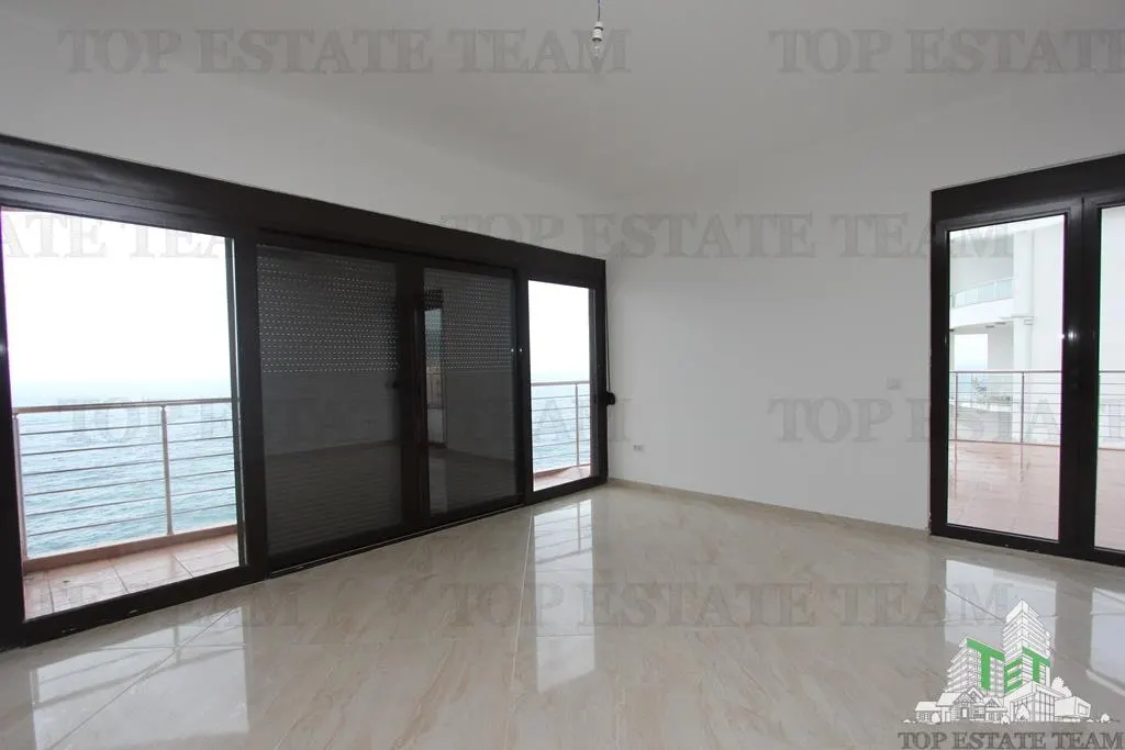 Apartment for Sale in Bar, Montenegro - foto 1