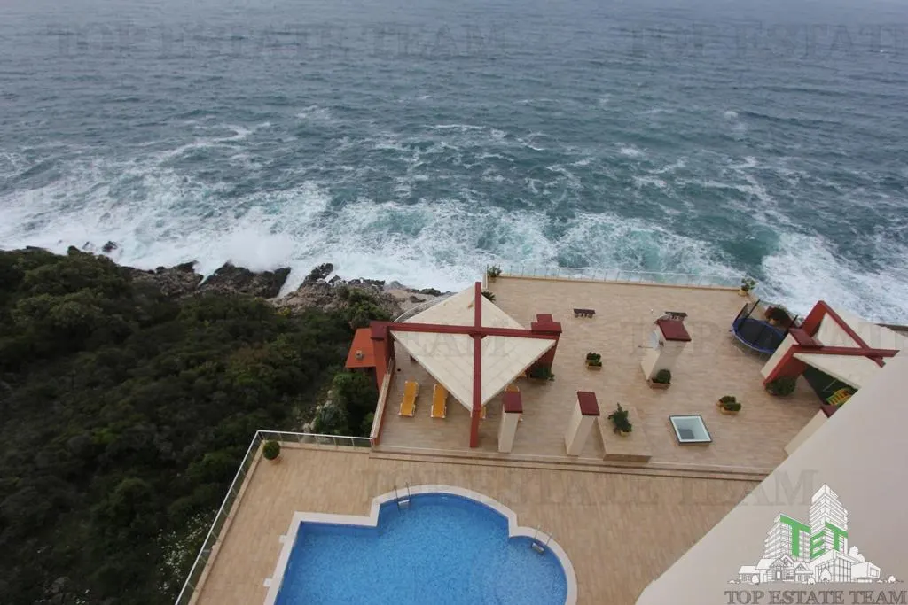 Apartment for Sale in Bar, Montenegro - foto 3