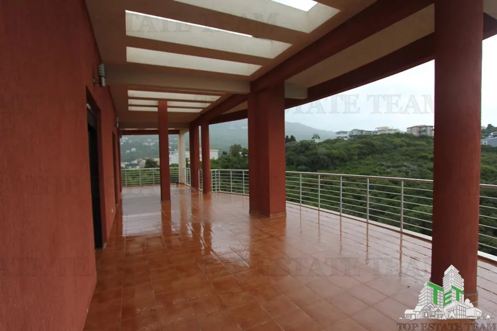Apartment for Sale in Bar, Montenegro - foto 4