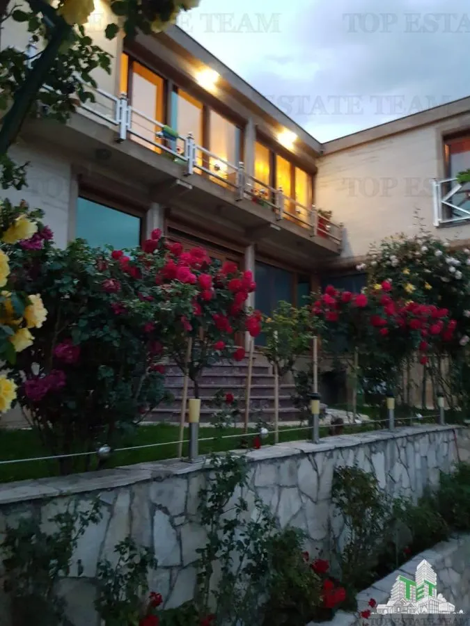 Villa for Sale in Budva, Montenegro - foto 1