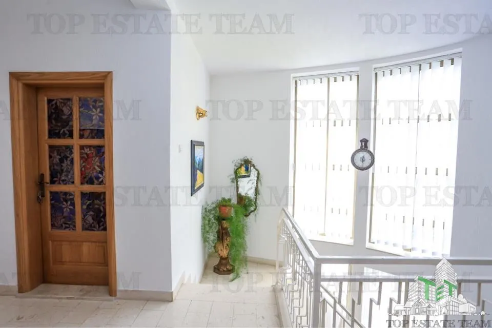 Casa de vanzare in Herceg-Novi Muntenegru - foto 23