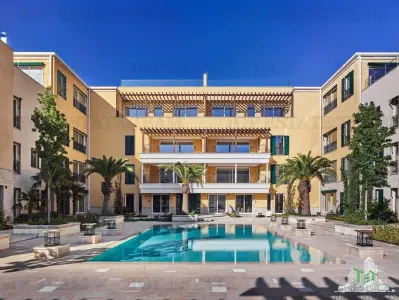 Apartamento en Venta en Herceg-Novi, Montenegro - Herceg Novi