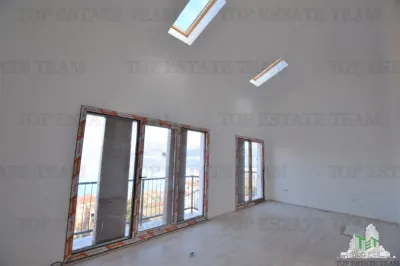 Apartamento en Venta en Tivat, Montenegro - foto 2