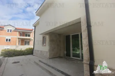 Casa de vanzare in Herceg-Novi Muntenegru - foto 12