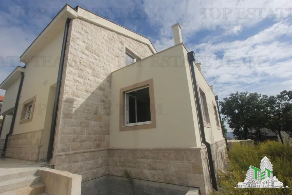 Casa de vanzare in Herceg-Novi Muntenegru - foto 15