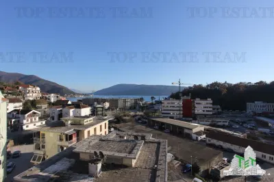 Apartment for Sale in Herceg-Novi, Montenegro - foto 4