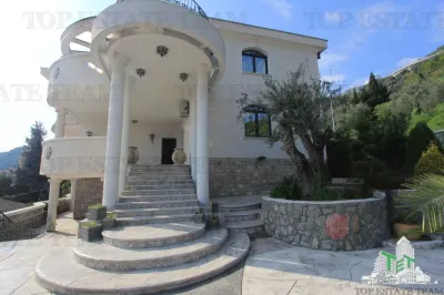 Vila de vanzare in Budva Muntenegru - Petrovac