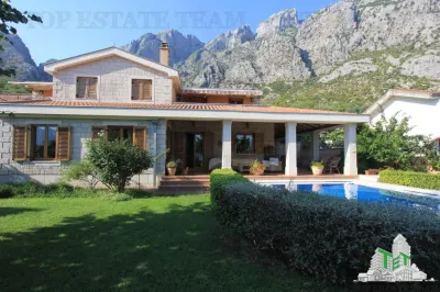 Vila de vanzare in Kotor Muntenegru - foto 1