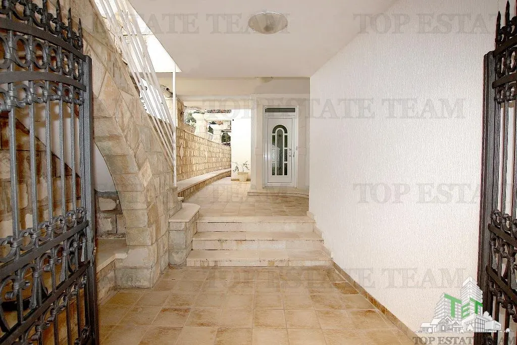 Villa for Sale in Budva, Montenegro - foto 5
