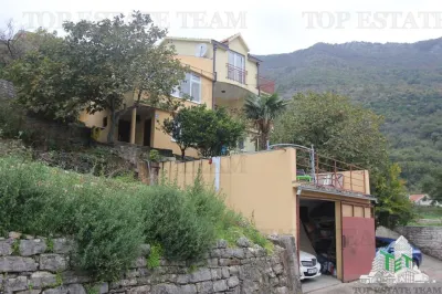 Villa en Venta en Herceg-Novi, Montenegro - foto 2