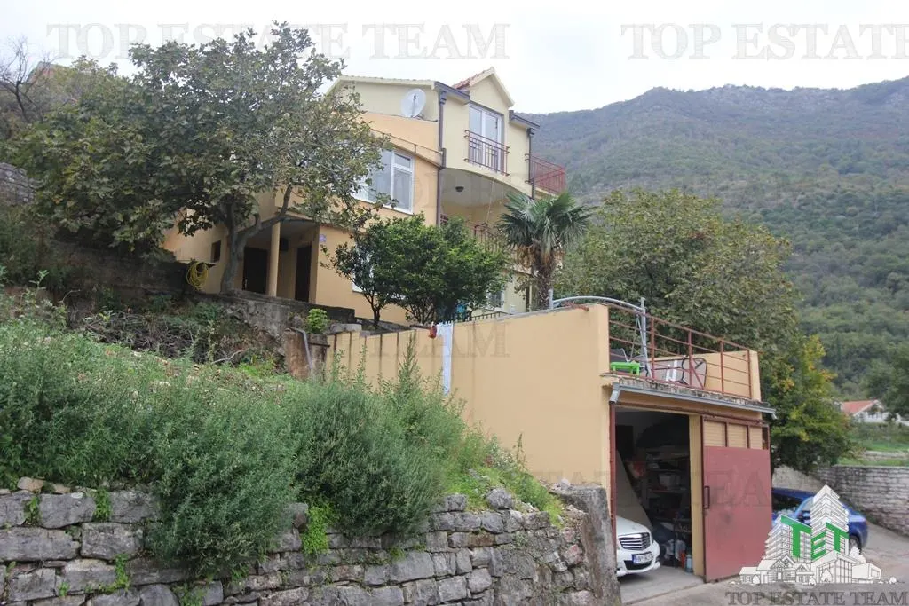 Villa en Venta en Herceg-Novi, Montenegro - foto 2