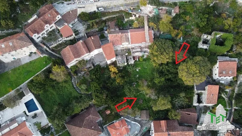 Building Land for Sale in Kotor, Montenegro - foto 1