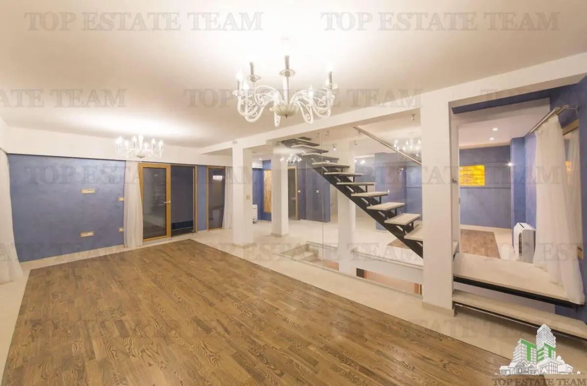 Villa for Sale in Tivat, Montenegro - foto 2