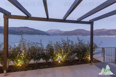 Villa for Sale in Tivat, Montenegro - foto 8