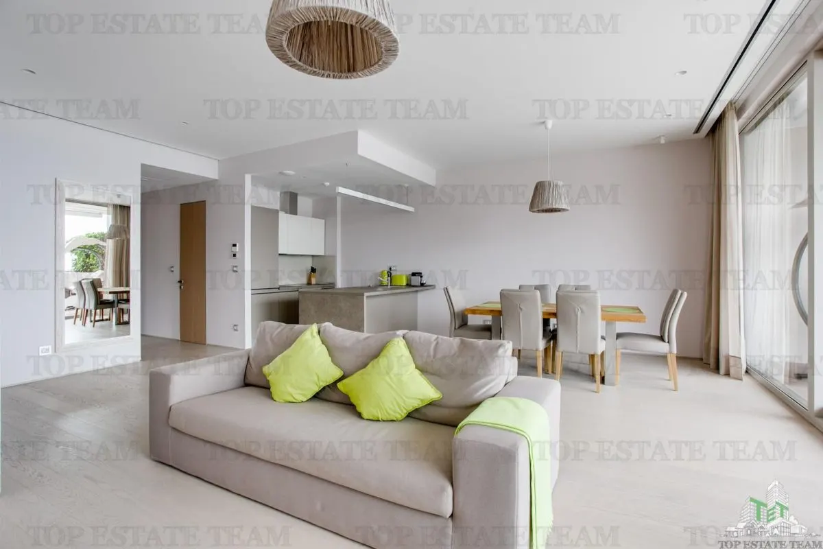 Apartamento en Venta en Budva, Montenegro - foto 2