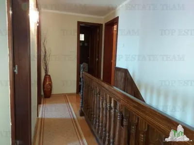 Casa de vanzare in Tivat Muntenegru - foto 8