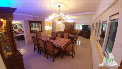 Villa en Venta en Bar, Montenegro - Sutomore