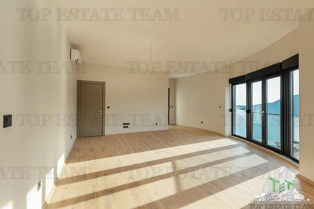 Apartamento en Venta en Herceg-Novi, Montenegro - foto 12