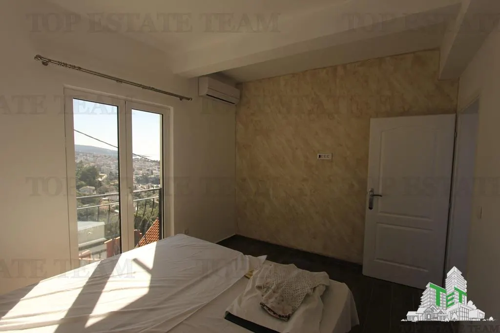 Villa for Sale in Bar, Montenegro - foto 6