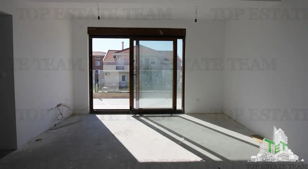 Apartament de vanzare in Tivat Muntenegru - foto 8