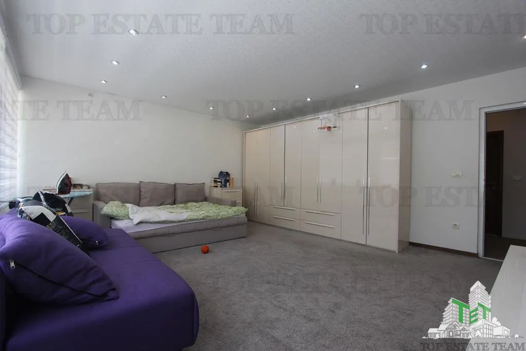 Apartamento en Venta en Budva, Montenegro - foto 4