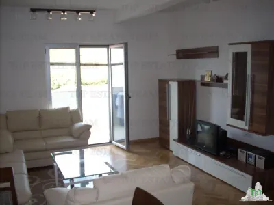 Villa en Venta en Budva, Montenegro - Markovici