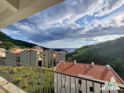 Apartamento en Venta en Budva, Montenegro - foto 3
