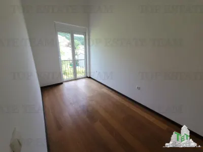 Apartamento en Venta en Budva, Montenegro - foto 4