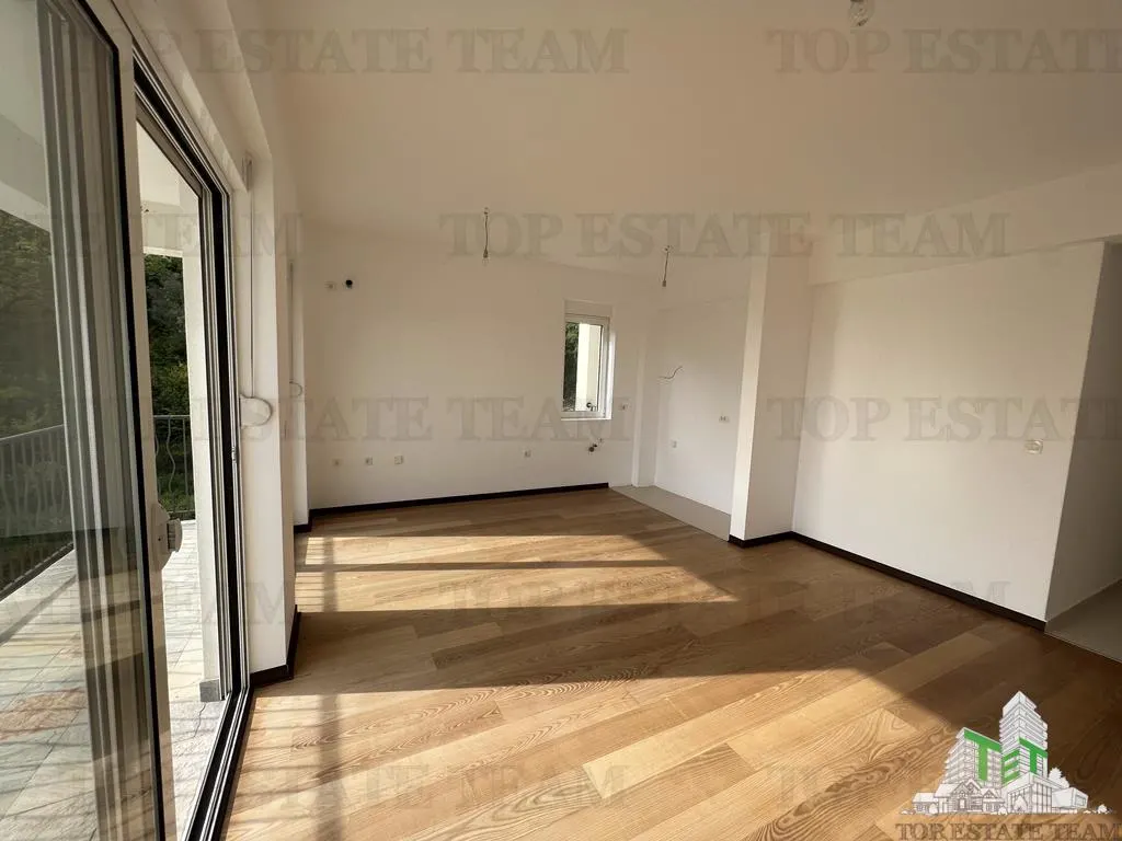 Apartamento en Venta en Budva, Montenegro - foto 6