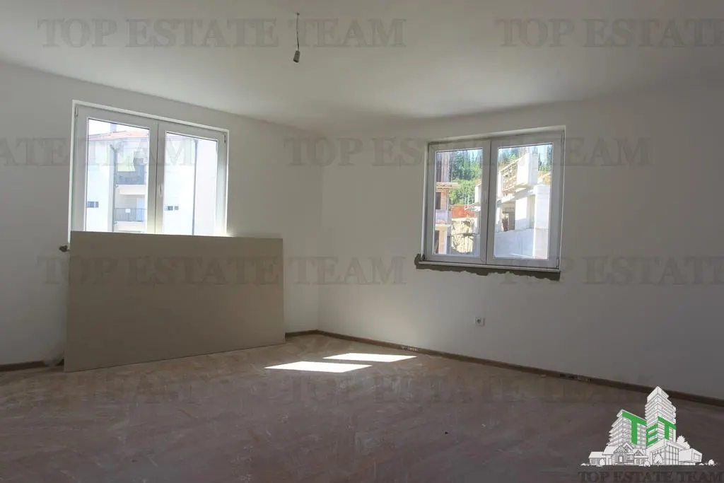 Apartment for Sale in Herceg-Novi, Montenegro - foto 4