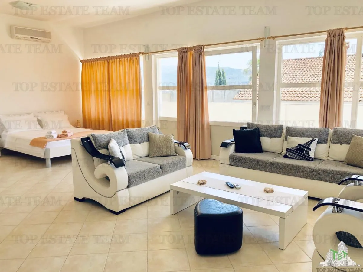Casa de vanzare in Herceg-Novi Muntenegru - foto 1