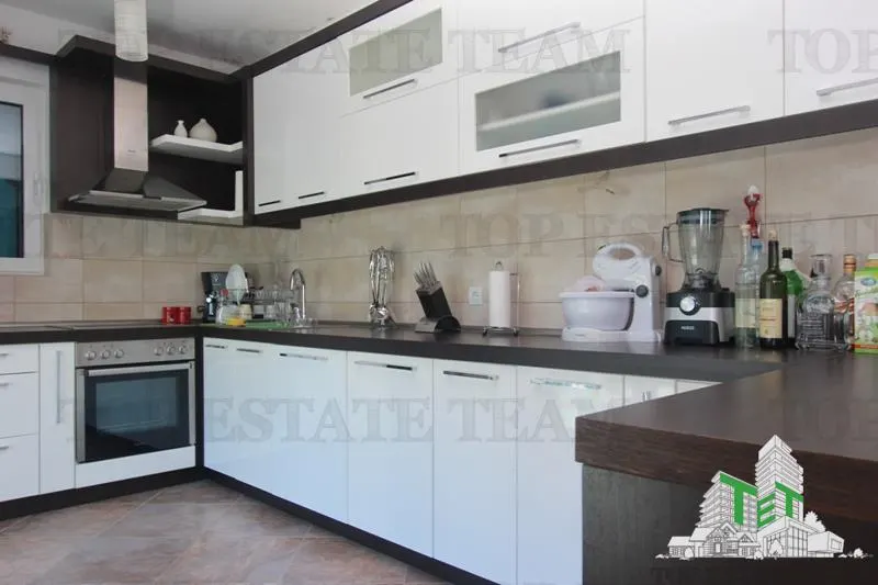 Villa for Sale in Bar, Montenegro - foto 4